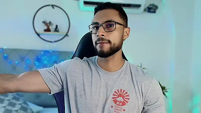 LiamGarcia1 online show from 26, 12, 2024