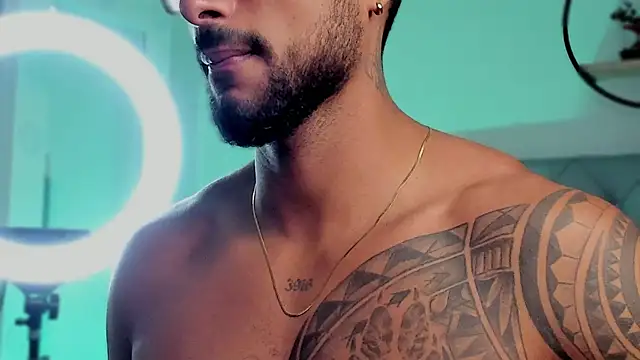 LiamGarcia1 online show from 6, 1, 2025