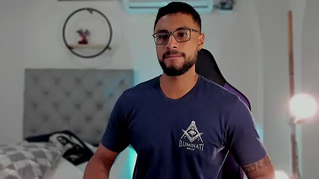 LiamGarcia1 online show from 11, 1, 2025