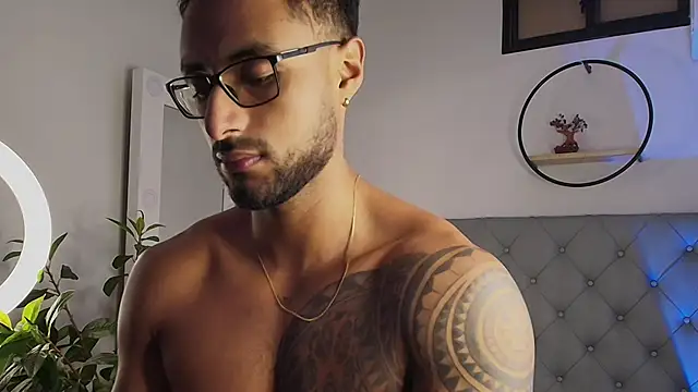 LiamGarcia1 online show from 16, 1, 2025