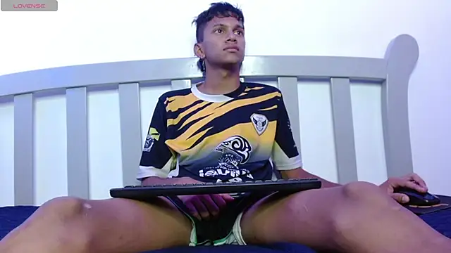 loistwink  online show from 8, 3, 2025