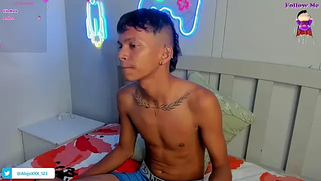 loistwink  online show from 9, 10, 2025