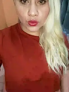Mia queenOfBlowjob online show from 11, 12, 2024