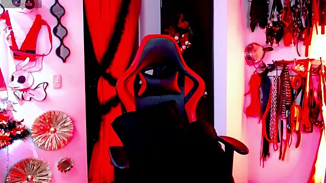 Snapshot of freyja_diamond chatting on 12, 12, 2024 freyja diamond online show from 12, 12, 2024