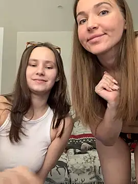 Snapshot of HotCaramellsTV chatting on 8, 12, 2024 HotCaramellsTV online show from 8, 12, 2024