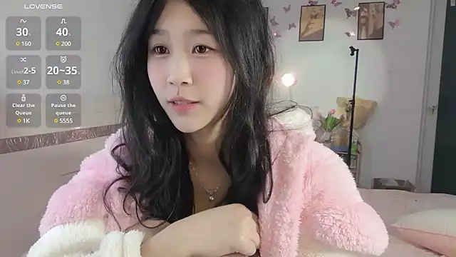 Snapshot of Luminous163 chatting on 10, 2, 2025 Luminous163 online show from 10, 2, 2025