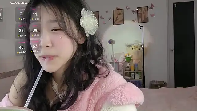 Snapshot of Luminous163 chatting on 16, 2, 2025 Luminous163 online show from 16, 2, 2025