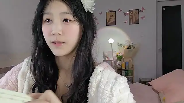 Snapshot of Luminous163 chatting on 4, 3, 2025 Luminous163 online show from 4, 3, 2025