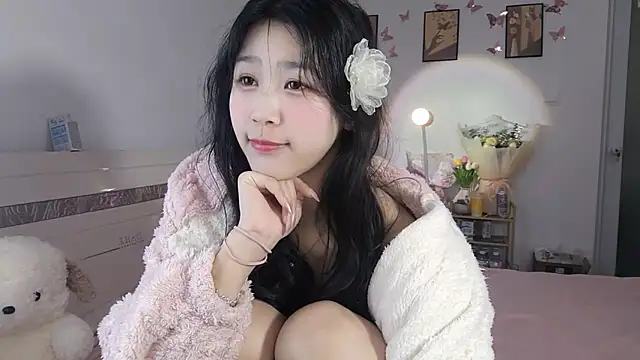 Snapshot of Luminous163 chatting on 8, 3, 2025 Luminous163 online show from 8, 3, 2025