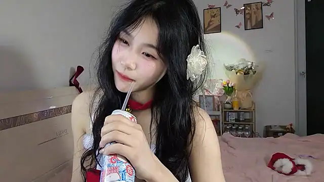 Snapshot of Luminous163 chatting on 10, 3, 2025 Luminous163 online show from 10, 3, 2025