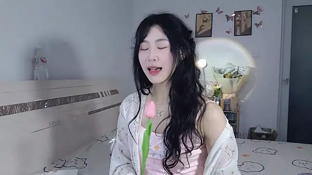 Snapshot of Luminous163 chatting on 23, 3, 2025 Luminous163 online show from 23, 3, 2025