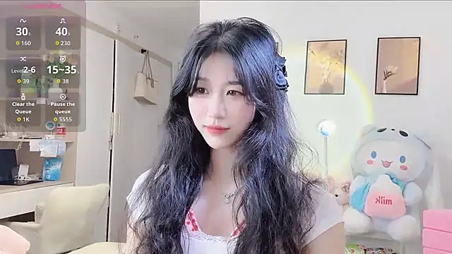 Snapshot of Luminous163 chatting on 11, 9, 2025 Luminous163 online show from 11, 9, 2025