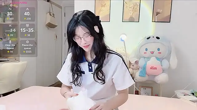 Snapshot of Luminous163 chatting on 24, 9, 2025 Luminous163 online show from 24, 9, 2025