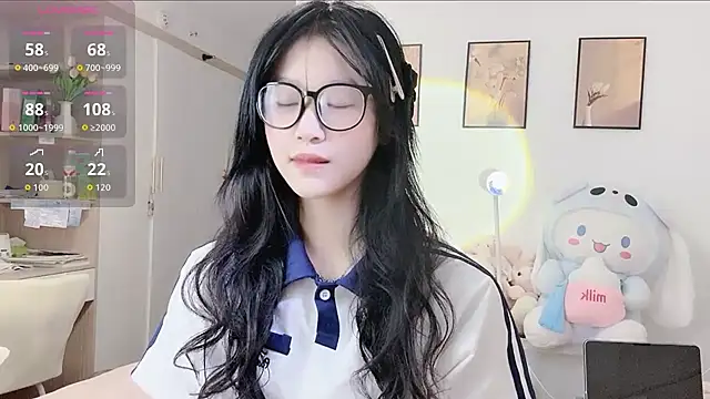 Snapshot of Luminous163 chatting on 9, 10, 2025 Luminous163 online show from 9, 10, 2025