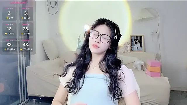 Snapshot of Luminous163 chatting on 15, 10, 2025 Luminous163 online show from 15, 10, 2025