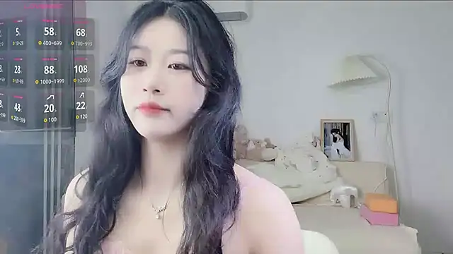 Snapshot of Luminous163 chatting on 18, 10, 2025 Luminous163 online show from 18, 10, 2025