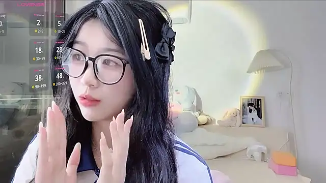 Snapshot of Luminous163 chatting on 21, 10, 2025 Luminous163 online show from 21, 10, 2025