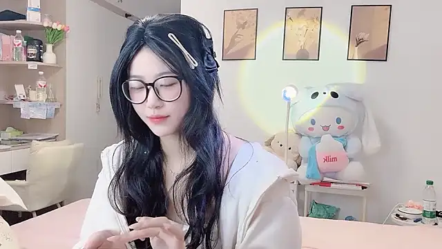 Snapshot of Luminous163 chatting on 28, 10, 2025 Luminous163 online show from 28, 10, 2025