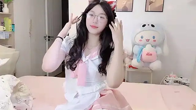 Snapshot of Luminous163 chatting on 5, 11, 2025 Luminous163 online show from 5, 11, 2025