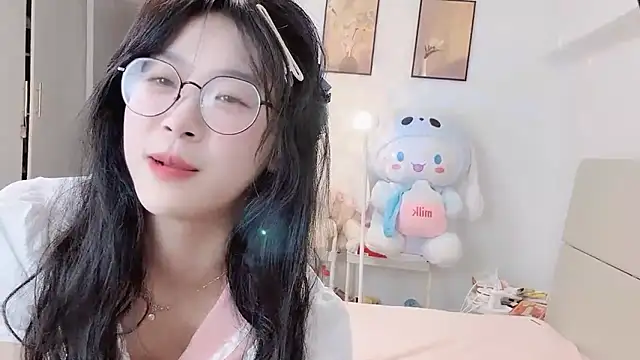 Snapshot of Luminous163 chatting on 7, 11, 2025 Luminous163 online show from 7, 11, 2025