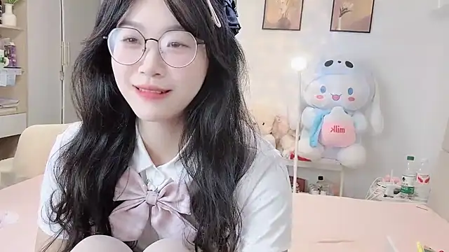 Snapshot of Luminous163 chatting on 9, 11, 2025 Luminous163 online show from 9, 11, 2025