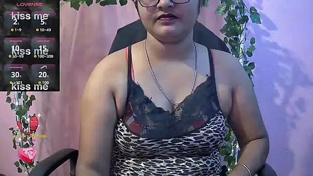 Snapshot of Pari-new chatting on 11, 4, 2026 Pari-new online show from 11, 4, 2026