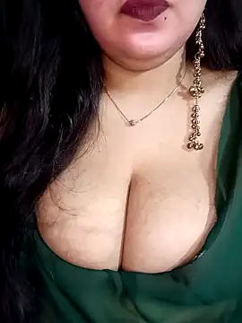Snapshot of Suhanakhan00 chatting on 3, 5, 2026 Suhanakhan00 online show from 3, 5, 2026