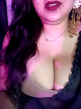 Snapshot of Suhanakhan00 chatting on 27, 5, 2026 Suhanakhan00 online show from 27, 5, 2026