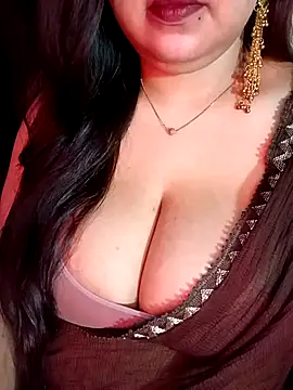 Snapshot of Suhanakhan00 chatting on 3, 6, 2026 Suhanakhan00 online show from 3, 6, 2026