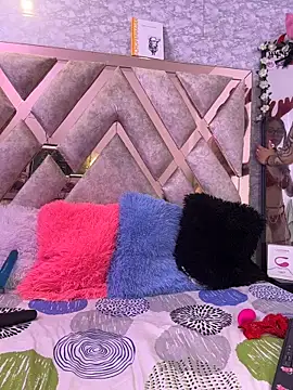 Snapshot of sarawiliamx chatting on 15, 12, 2025 sarawiliamx online show from 15, 12, 2025