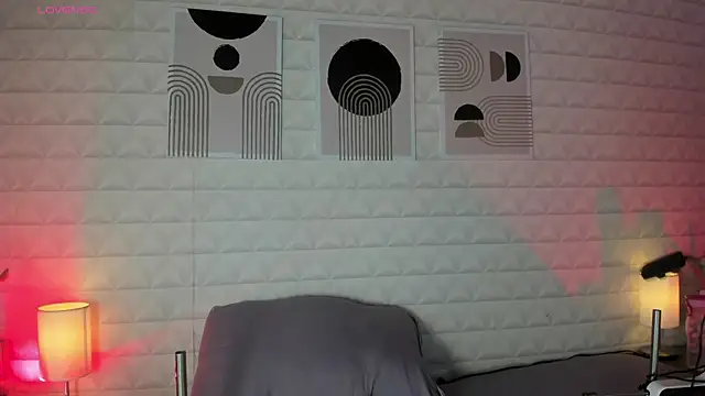 Snapshot of Lizzie-Evans chatting on 21, 7, 2026 Lizzie-Evans online show from 21, 7, 2026