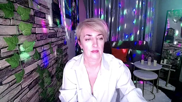 Hot Girl87 online show from 3, 12, 2024