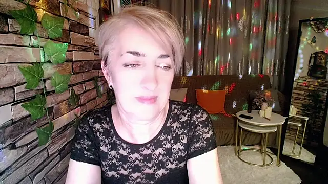 Hot Girl87 online show from 8, 12, 2024