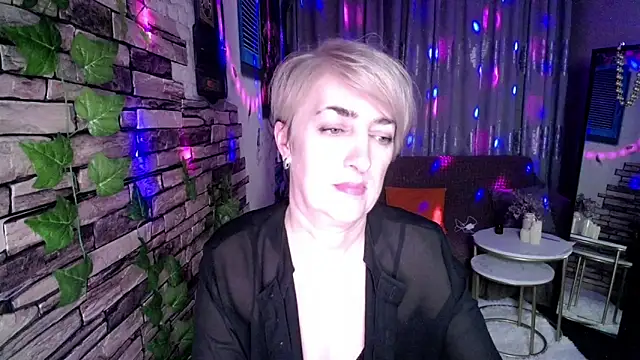 Hot Girl87 online show from 9, 12, 2024