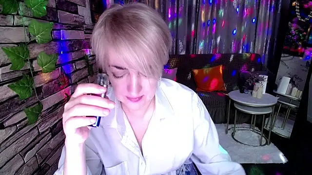 Hot Girl87 online show from 11, 12, 2024