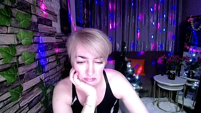 Hot Girl87 online show from 16, 12, 2024