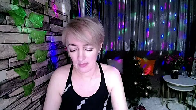 Hot Girl87 online show from 16, 12, 2024