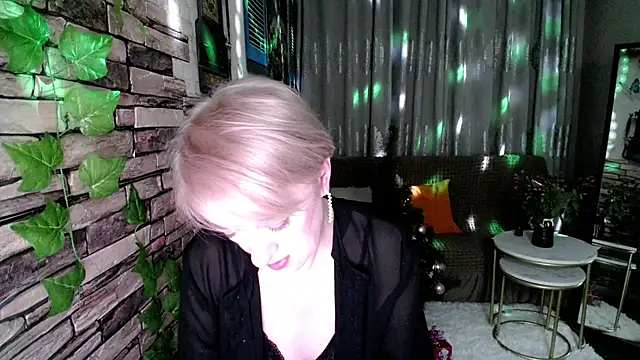 Hot Girl87 online show from 19, 12, 2024