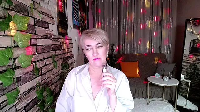 Hot Girl87 online show from 30, 12, 2024