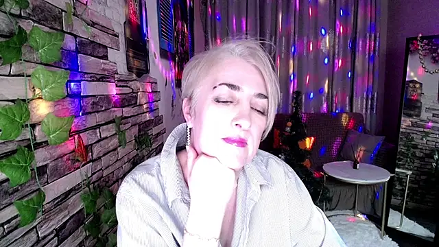 Hot Girl87 online show from 3, 1, 2025