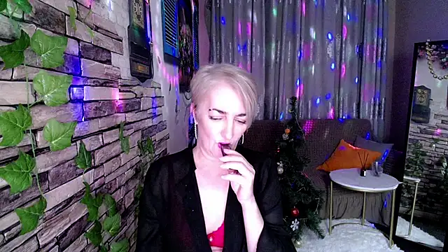 Hot Girl87 online show from 3, 1, 2025