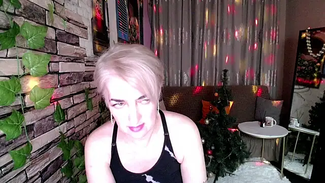 Hot Girl87 online show from 4, 1, 2025