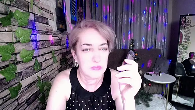 Hot Girl87 online show from 9, 1, 2025