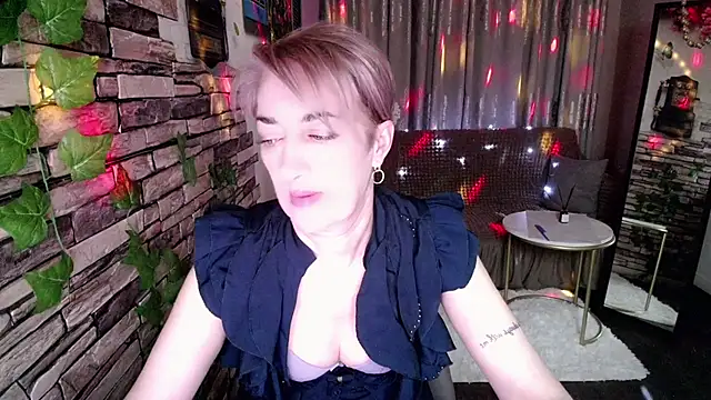 Hot Girl87 online show from 14, 1, 2025