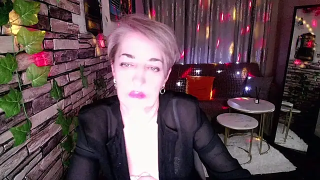 Hot Girl87 online show from 15, 1, 2025