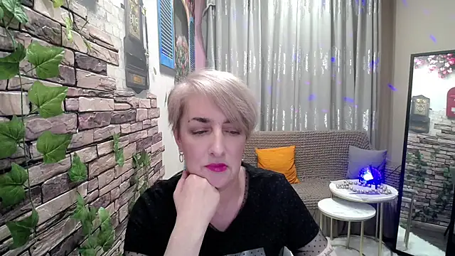 Hot Girl87 online show from 20, 1, 2025