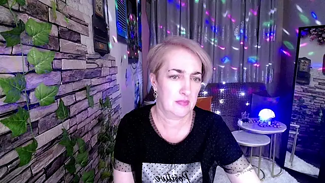 Hot Girl87 online show from 20, 1, 2025