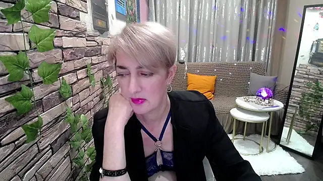 Hot Girl87 online show from 22, 1, 2025