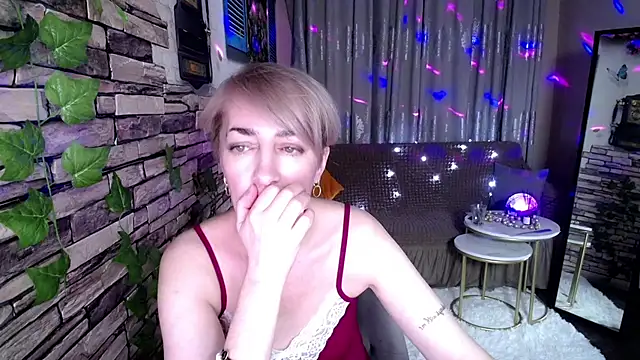 Hot Girl87 online show from 22, 1, 2025