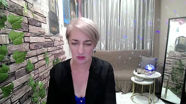 Hot Girl87 online show from 23, 1, 2025